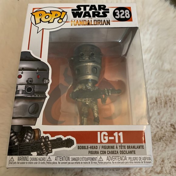mandalorian and ig 11 funko pop